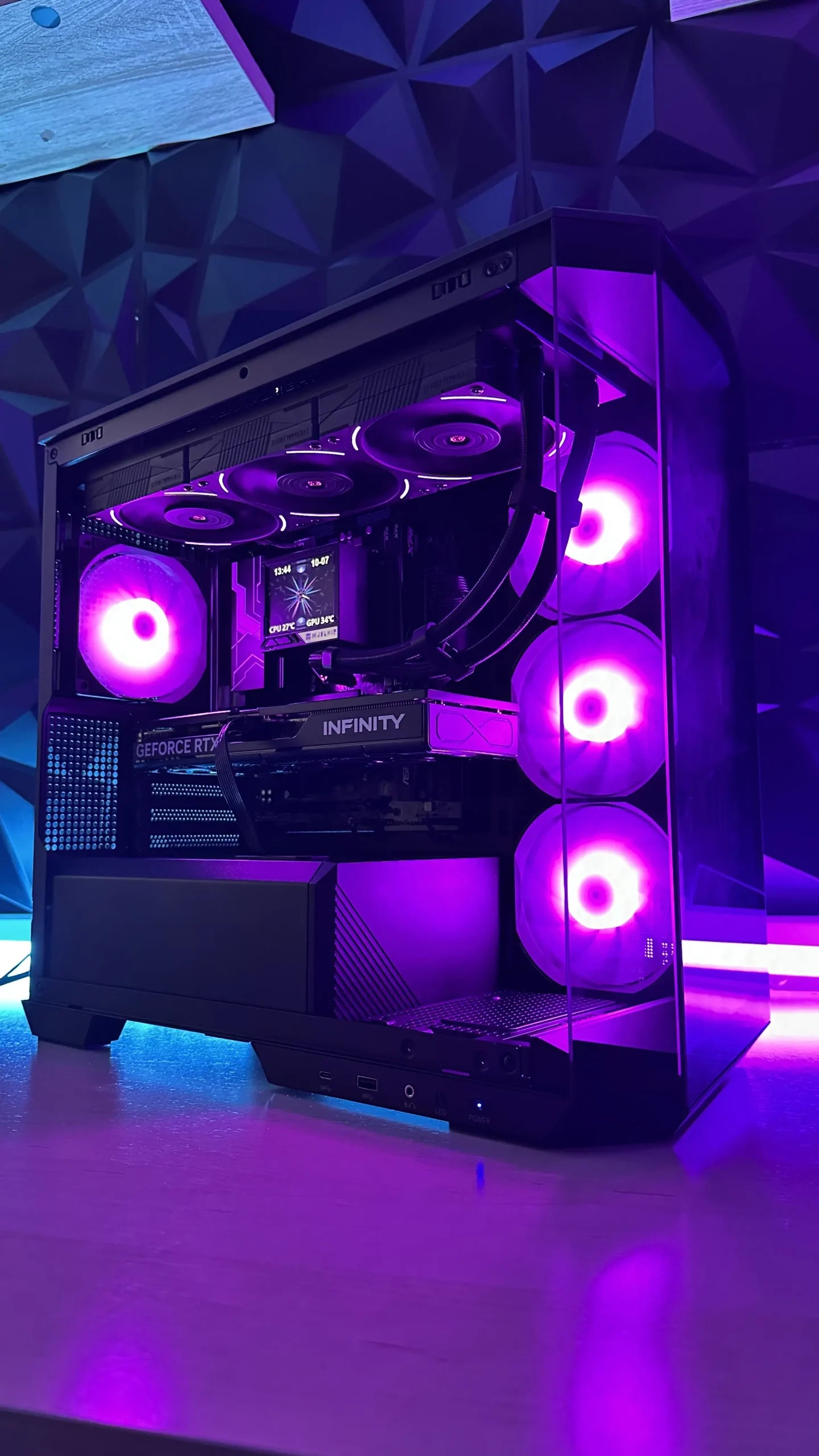 PC Gamer Gama Alta Streamer | Ryzen 7 7800X3D / RX 9070XT