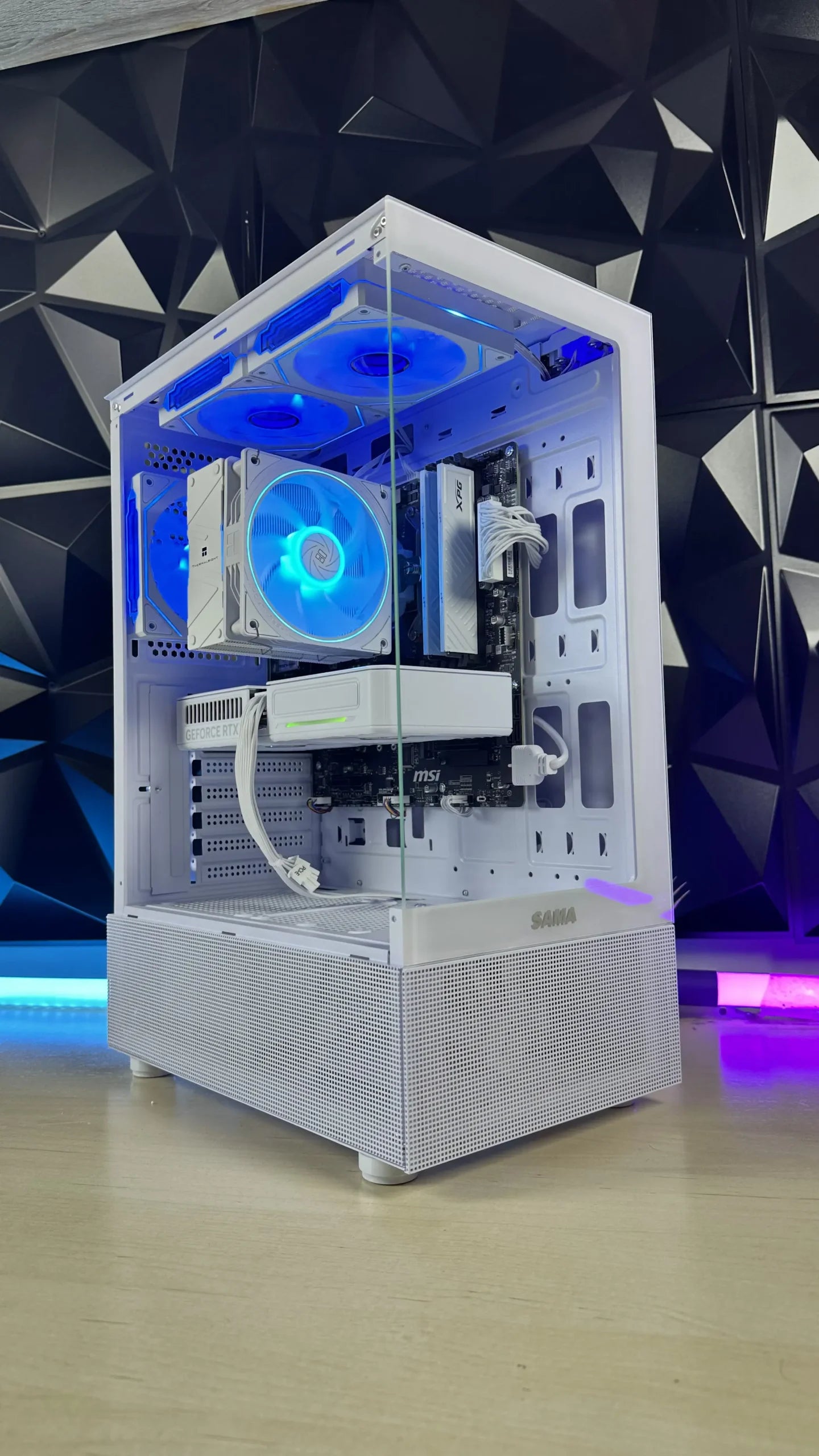 PC Gamer Entrada | Ryzen 5 5500 / RTX 5060 / Gabinete Blanco