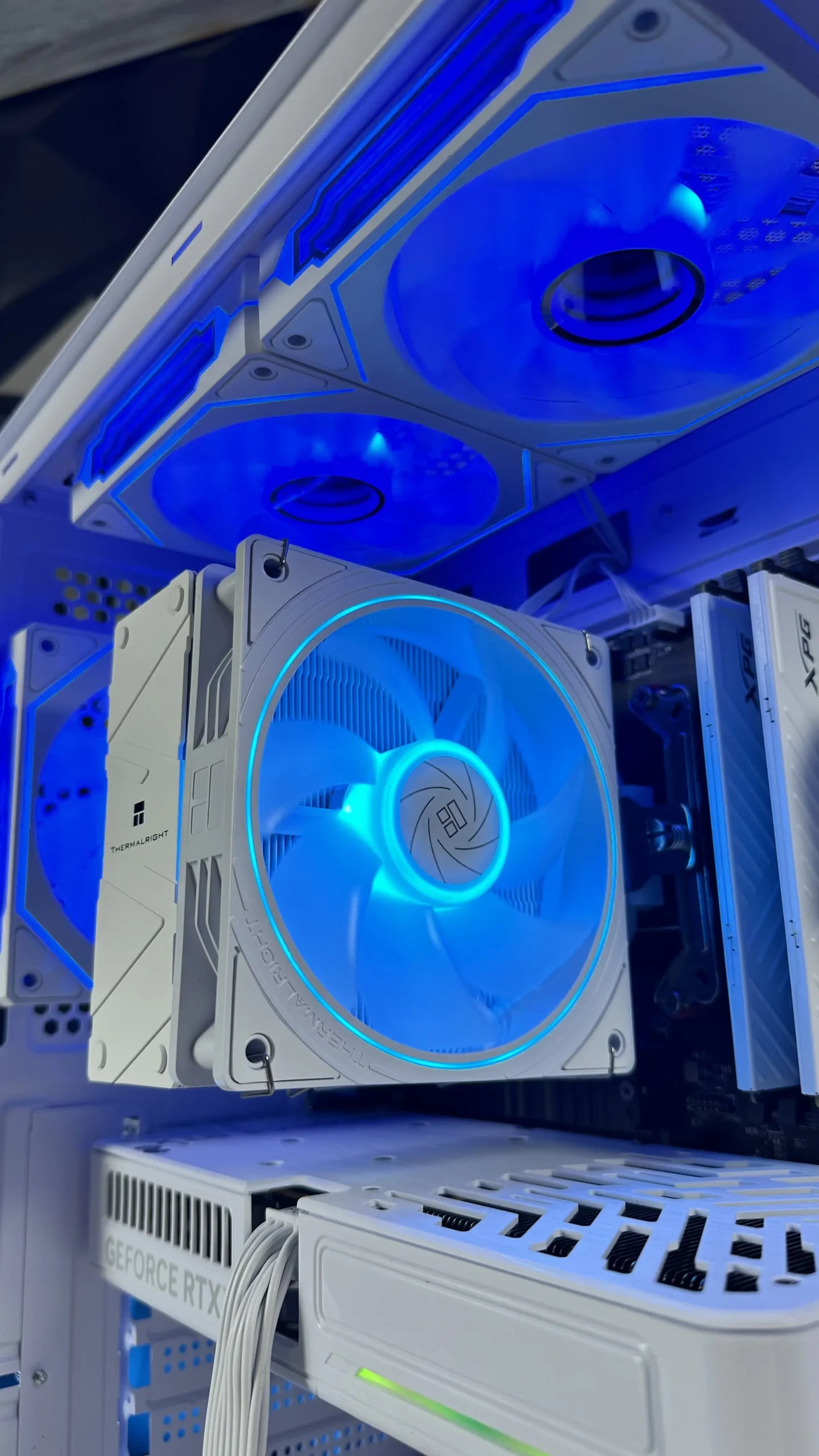 PC Gamer Entrada | Ryzen 5 5500 / RTX 5060 / Gabinete Blanco