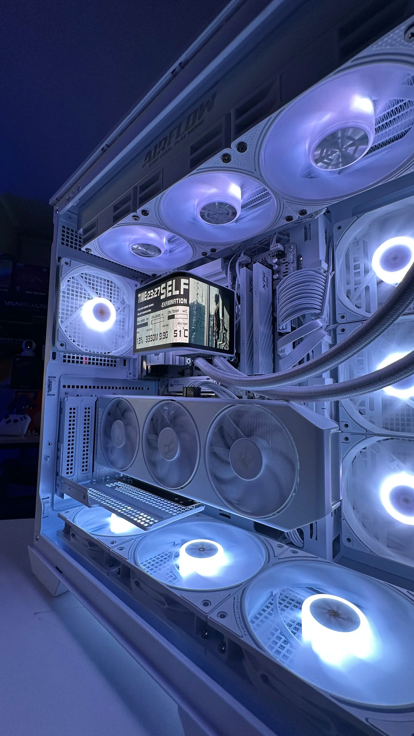PC Gamer Gama Alta / Ryzen 7 7800X3D / RTX 5070 / Gabinete Pecera