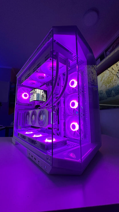 PC Gamer Gama Alta / Ryzen 7 7800X3D / RTX 5070 / Gabinete Pecera