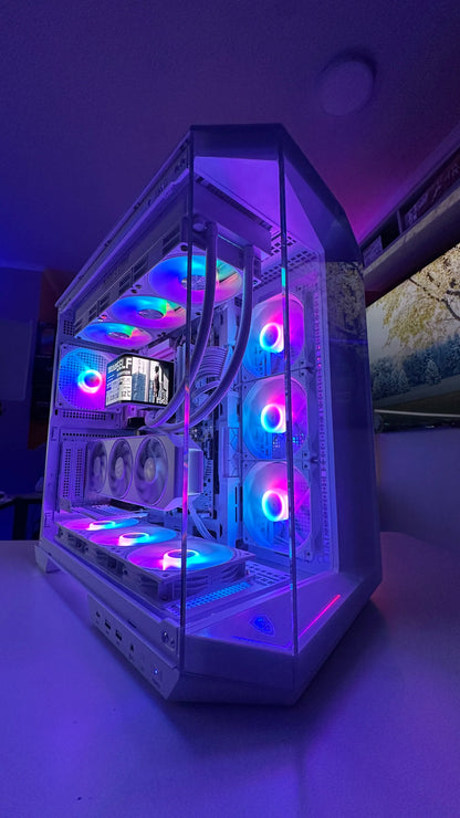 PC Gamer Gama Alta / Ryzen 7 7800X3D / RTX 5070 / Gabinete Pecera