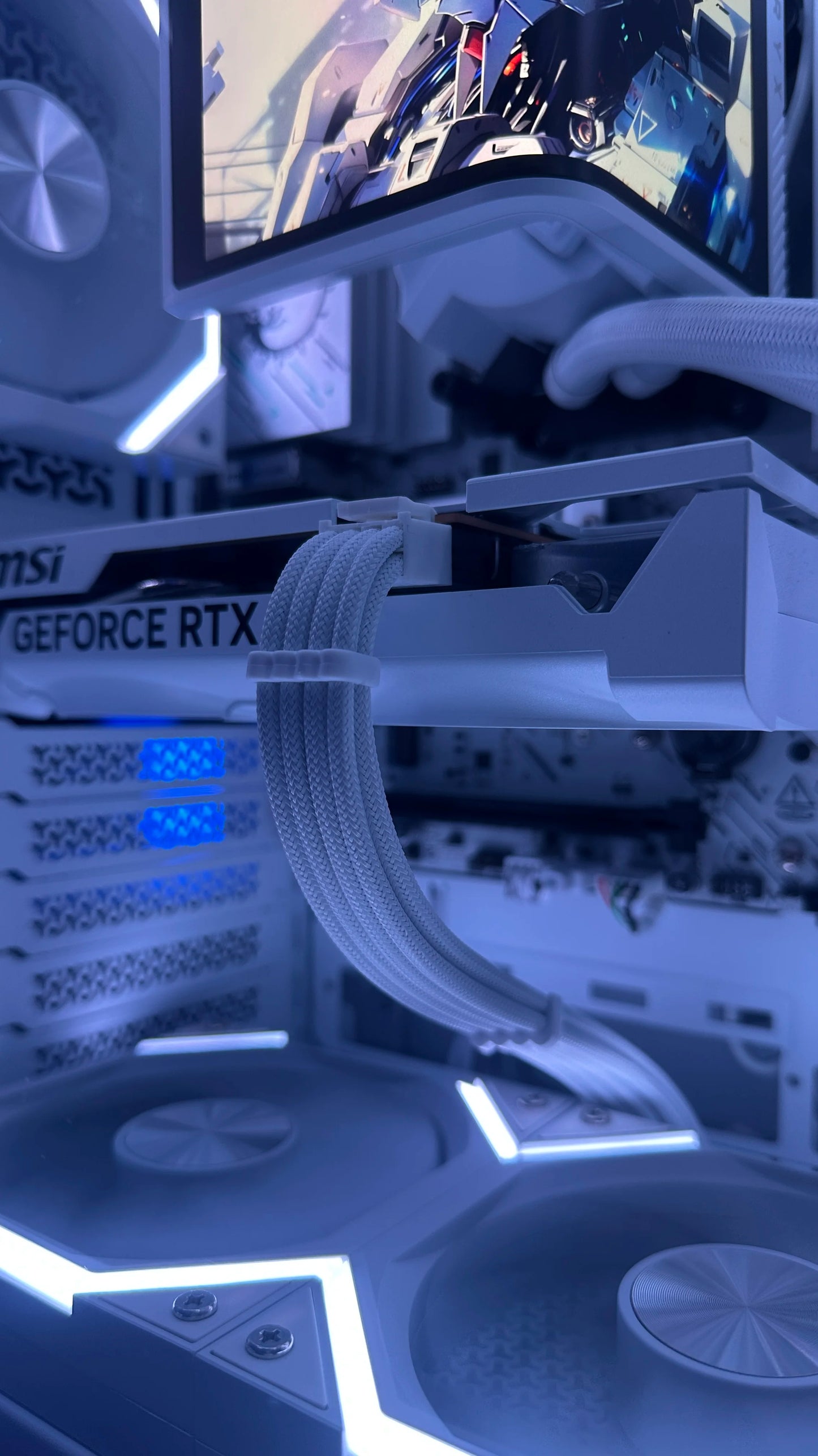 PC Gamer Gama Alta / Ryzen 5 9600X / RTX 5070 / Corsair 4500X