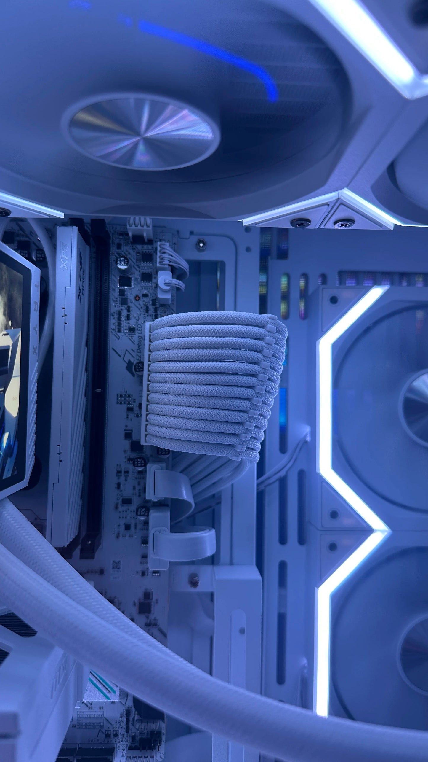 PC Gamer Gama Alta / Ryzen 5 9600X / RTX 5070 / Corsair 4500X