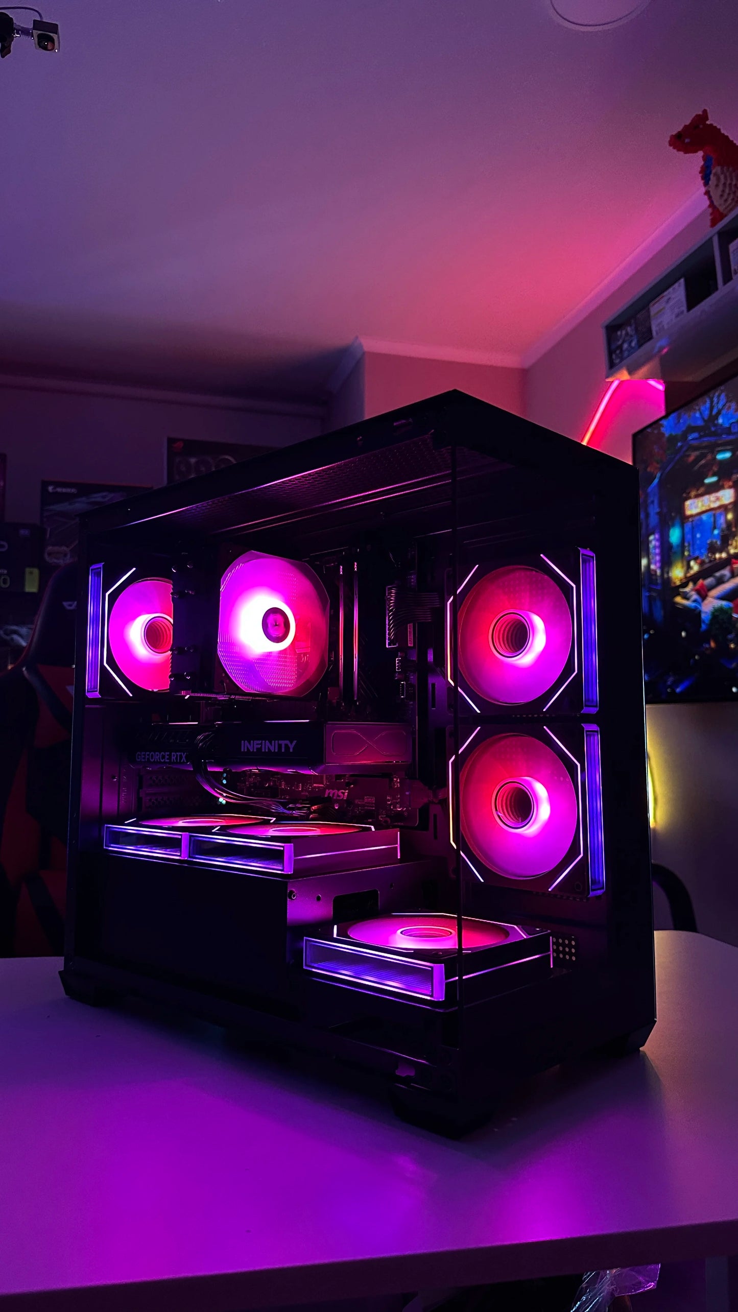 PC Gamer Gama Media | Ryzen 5 5600XT / RTX 5060