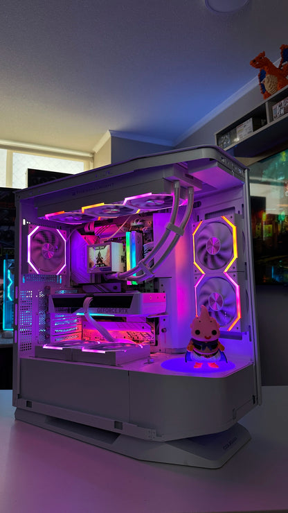 PC Gamer Alta | Ryzen 7 8700F / RTX 5070 / 1TB / Cougar FV270 Blanco / Liquida 360 Con Pantalla