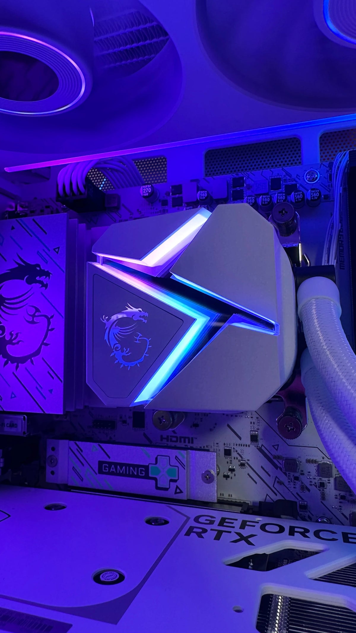 PC Gamer Gama Media | Ryzen 7 8700F / RTX 5060 / 480GB / 130R PZ