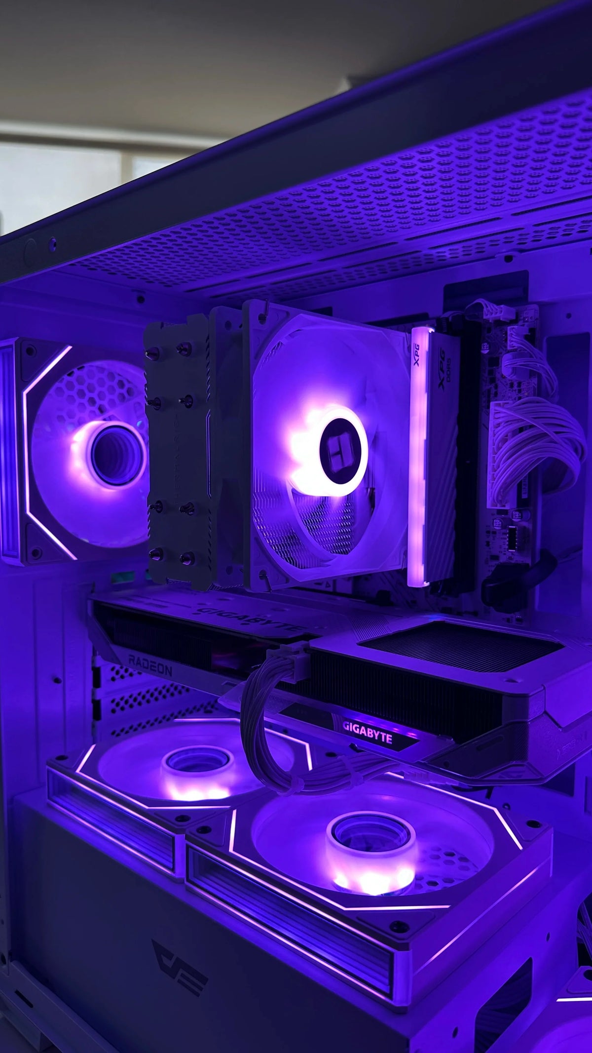 PC Gamer Gama Alta | Ryzen 7 7800X3D / RTX 5070 / 1TB / DS900M